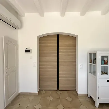 Blanche Pour 8 Personnes Avec Piscine Privee A La Londes-les-maures * La Londe-les-Maures
