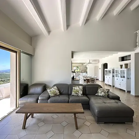 Blanche Pour 8 Personnes Avec Piscine Privee A La Londes-les-maures Villa *