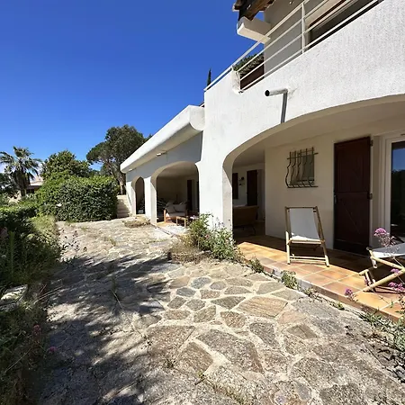 Blanche Pour 8 Personnes Avec Piscine Privee A La Londes-les-maures