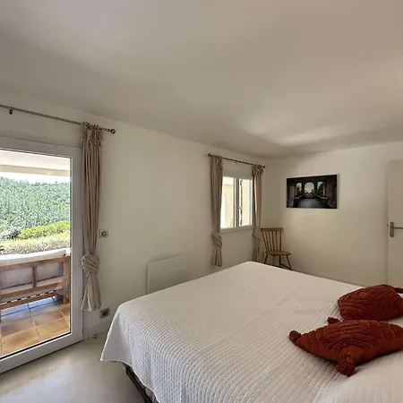 Villa Blanche Pour 8 Personnes Avec Piscine Privee A La Londes-les-maures