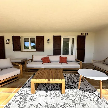 Villa Blanche Pour 8 Personnes Avec Piscine Privee A La Londes-les-maures La Londe-les-Maures