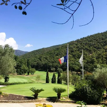 Blanche Pour 8 Personnes Avec Piscine Privee A La Londes-les-maures Villa La Londe-les-Maures