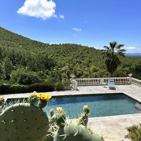 Villa Blanche Pour 8 Personnes Avec Piscine Privee A La Londes-les-maures