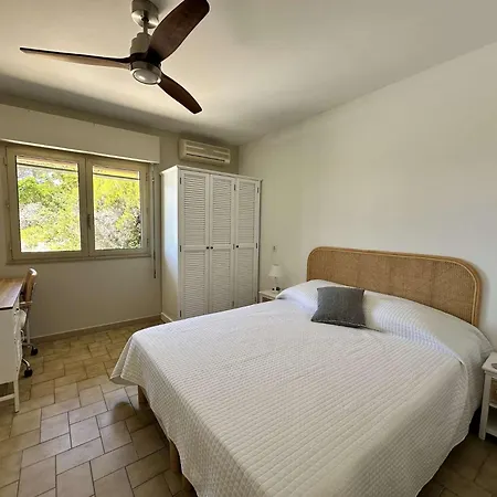 Blanche Pour 8 Personnes Avec Piscine Privee A La Londes-les-maures Villa La Londe-les-Maures